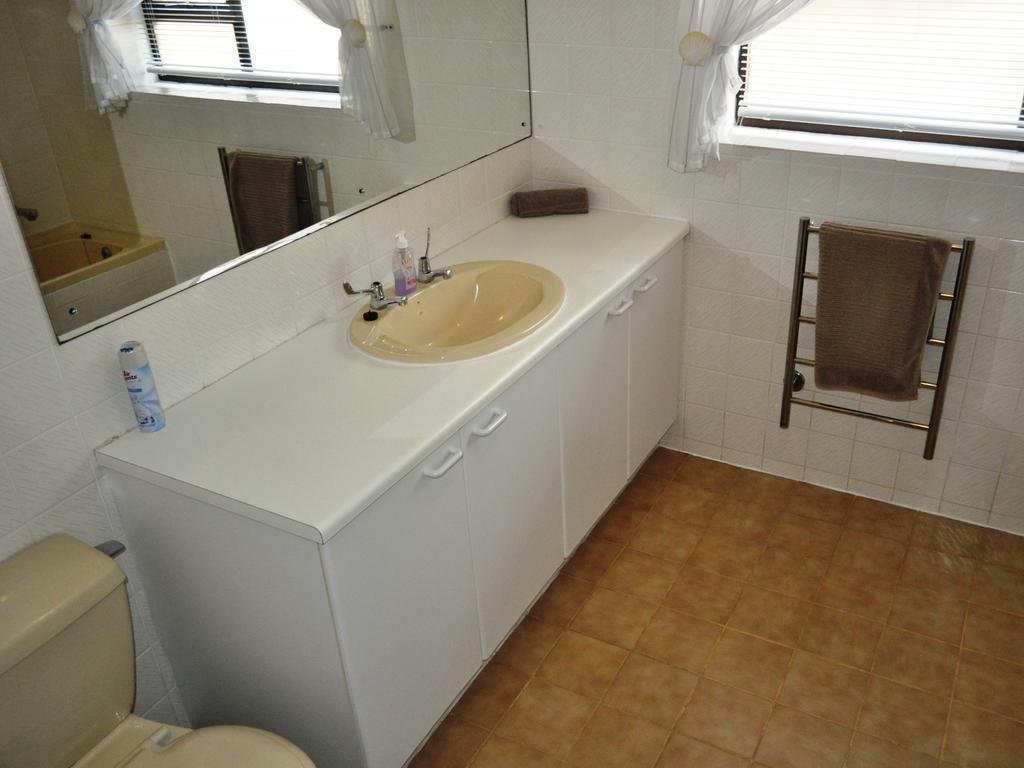 Great White Accommodation Kleinbaai الغرفة الصورة
